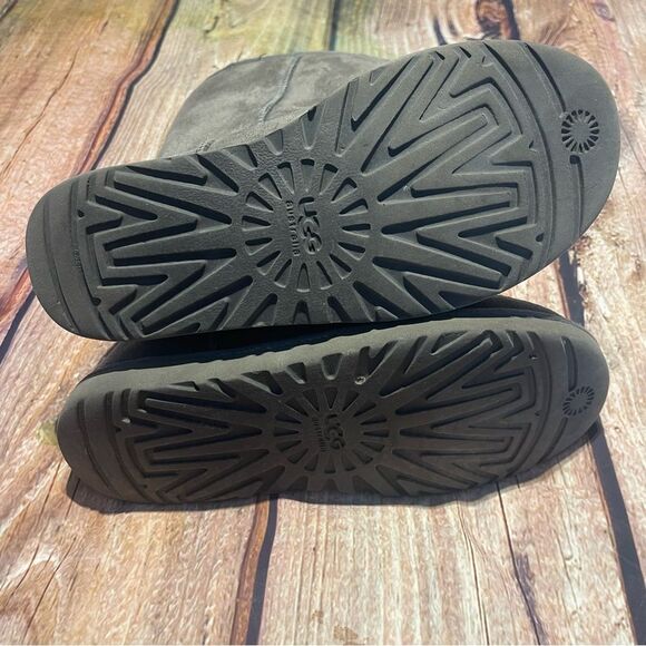 UGG tall gray womens boots Size 7 Preowned - Picture 5 of 7